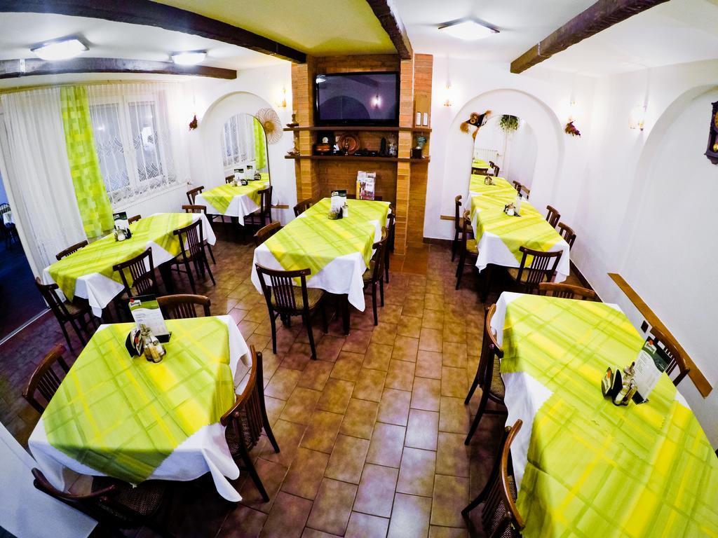 Penzion U Kraliku Kurdejov ภายนอก รูปภาพ