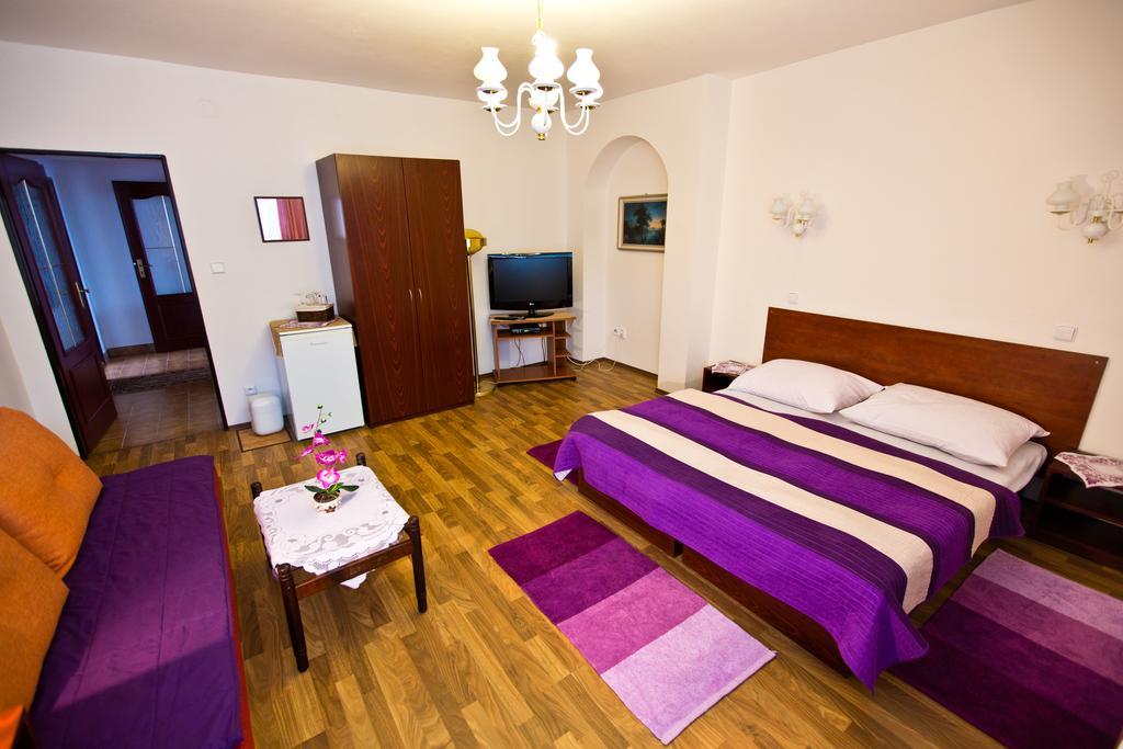 Penzion U Kraliku Kurdejov ภายนอก รูปภาพ